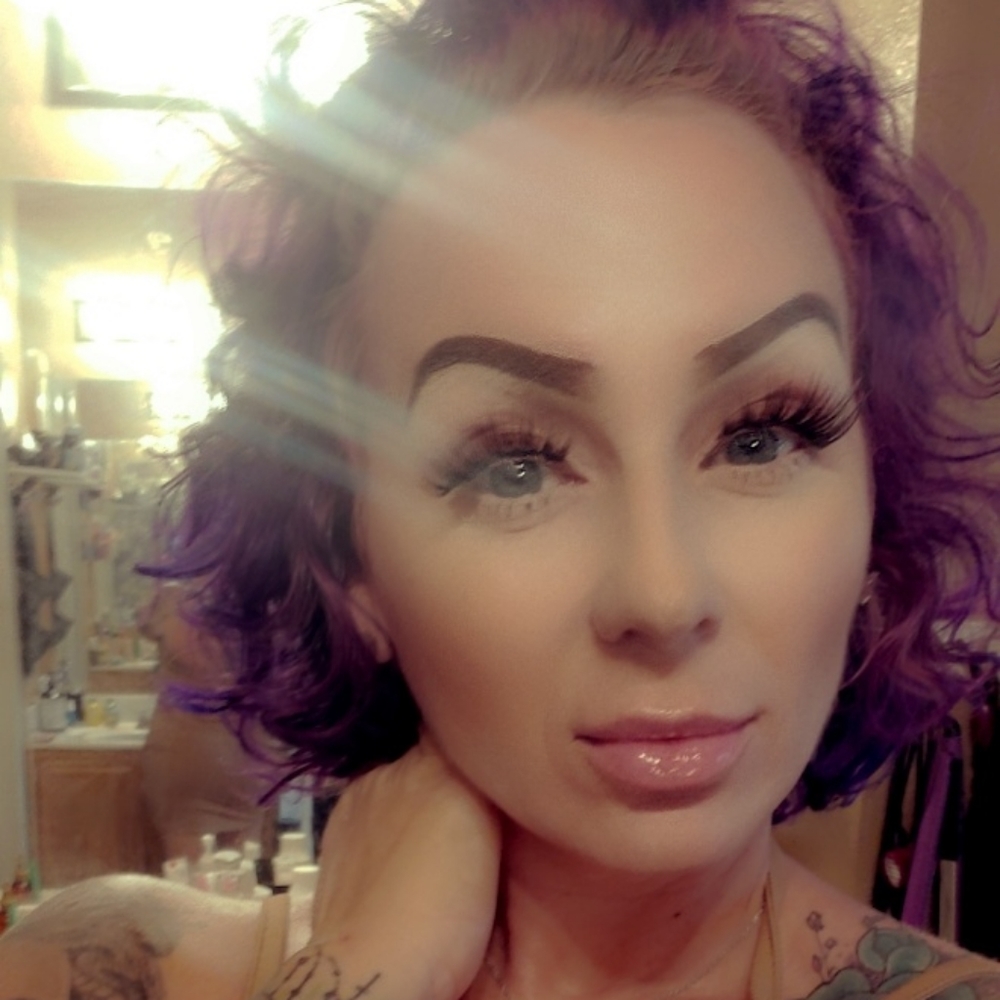 Meet your Posher, Angela